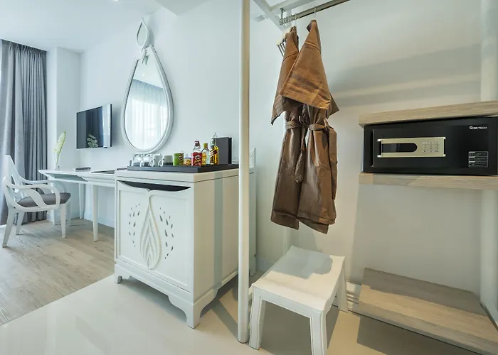 Anajak Hotel 4*
