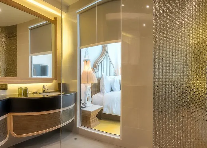 Anajak Hotel 4*